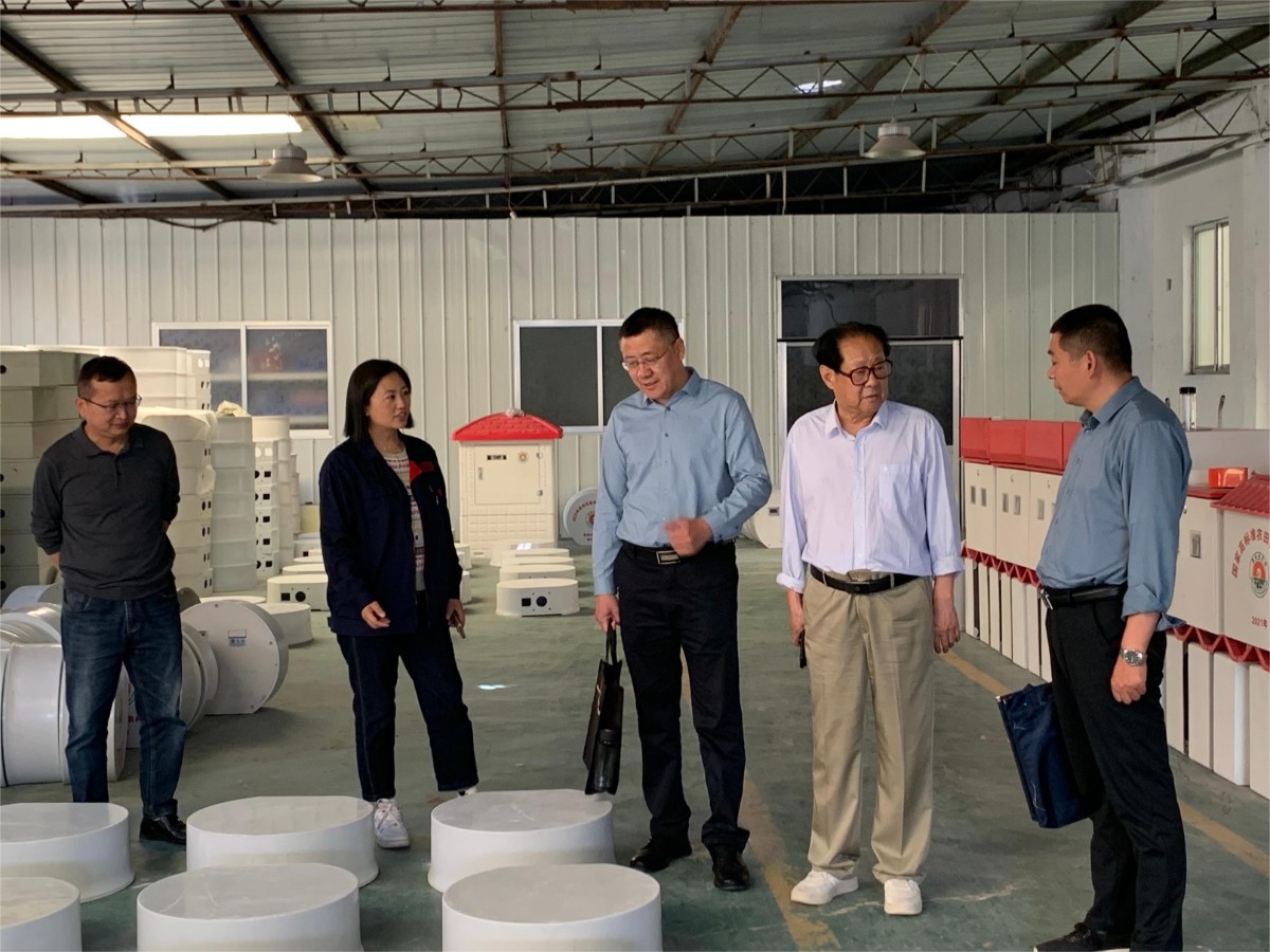 四月十九日，兗州區(qū)人社局王廣文局長來公司檢查科技人才 引進(jìn)工作情況